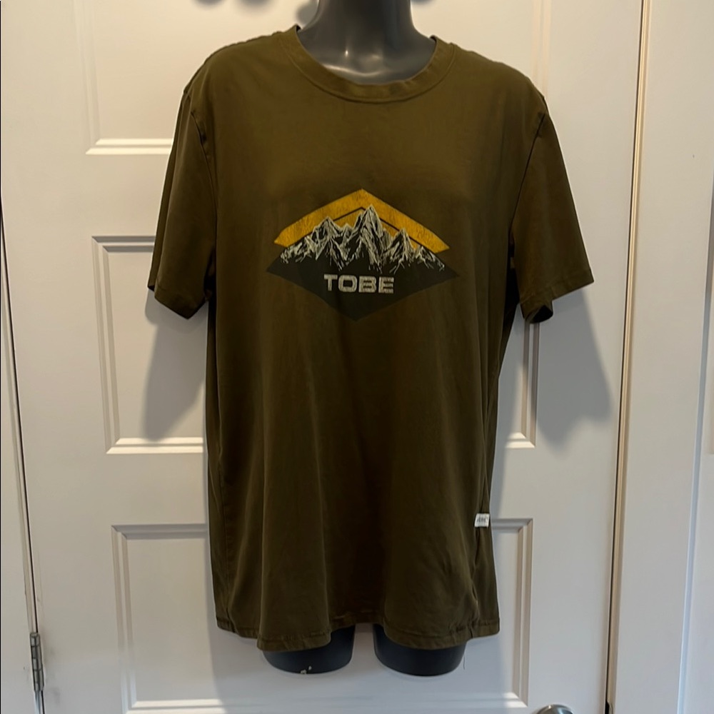 Green Short Sleeve Tee with Mountain Graphic